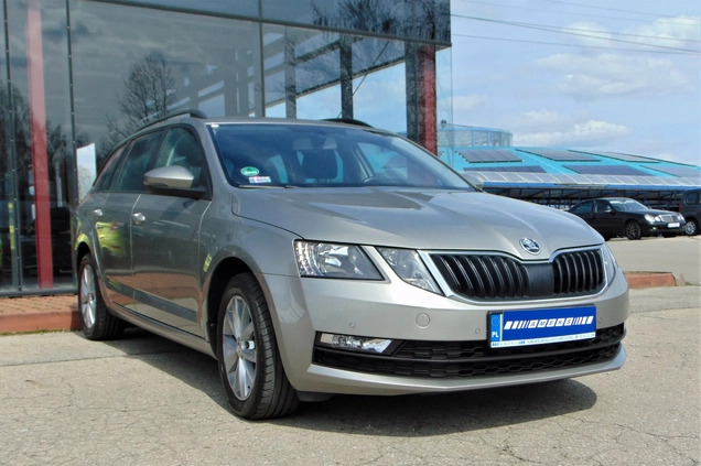 Skoda Octavia cena 74900 przebieg: 79360, rok produkcji 2018 z Orneta małe 379
